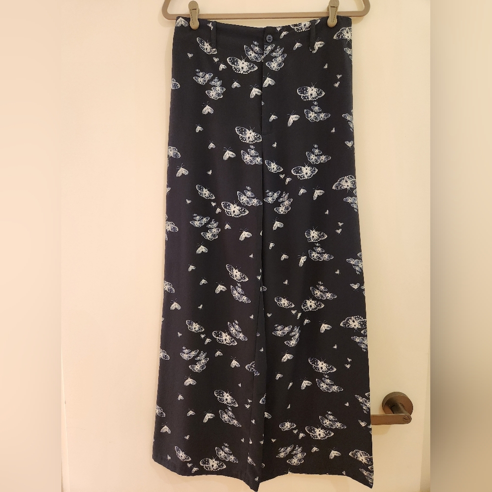 Agnes b. Wide Leg Pants Navy And White Moth Print. Size 40 French